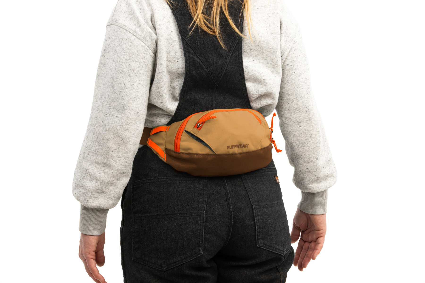 CompressedPNG-3591_Home-Trail-Hip-Pack_Brown-Bear_Lifestyle-Back_STUDIO.png